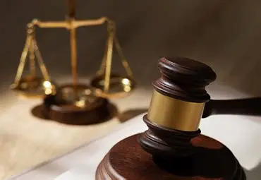 Giao cấu với người từ đủ 13 đến dưới 16 tuổi theo quy định của pháp luật Việt Nam