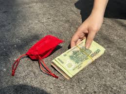 Luật sư Gần Tôi - Giữ nhầm tài sản của người khác không trả có phạm luật không?